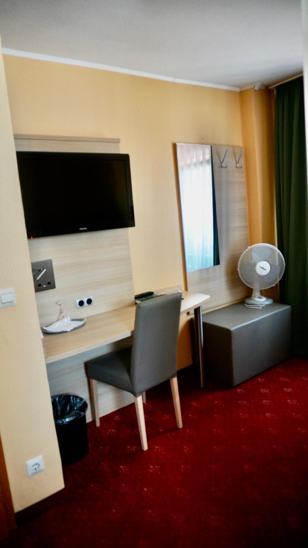 Hotel Hafner - Self Check-In Stuttgart Exteriör bild
