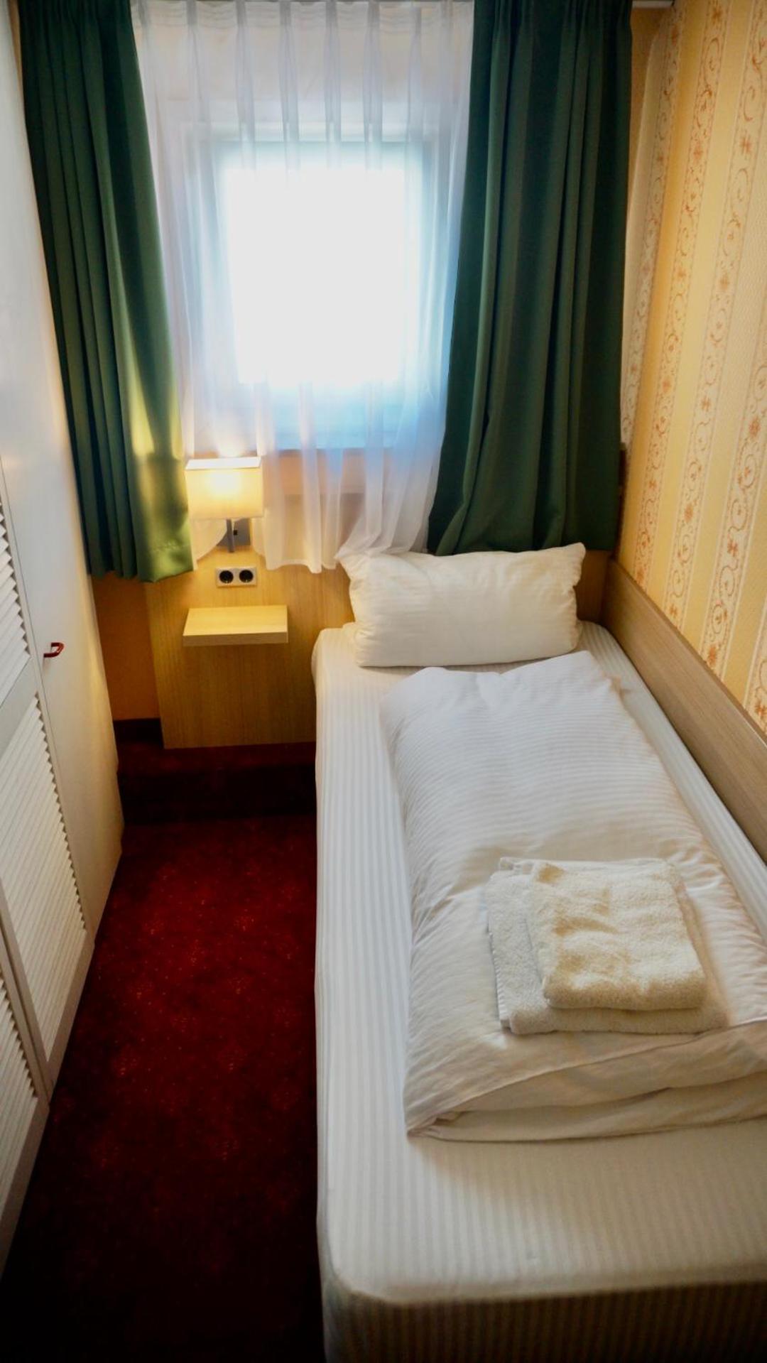 Hotel Hafner - Self Check-In Stuttgart Exteriör bild