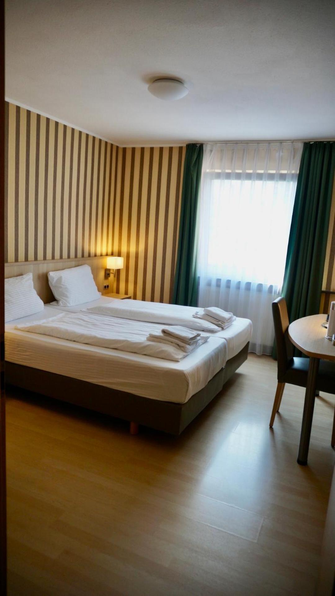 Hotel Hafner - Self Check-In Stuttgart Exteriör bild