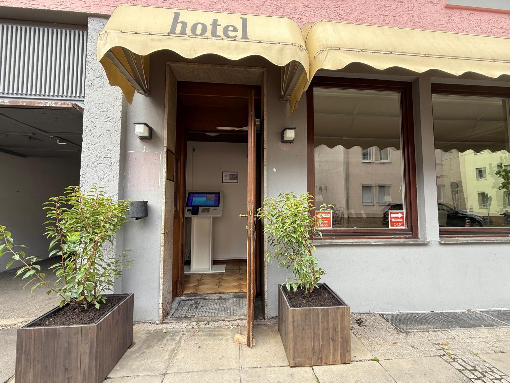 Hotel Hafner - Self Check-In Stuttgart Exteriör bild